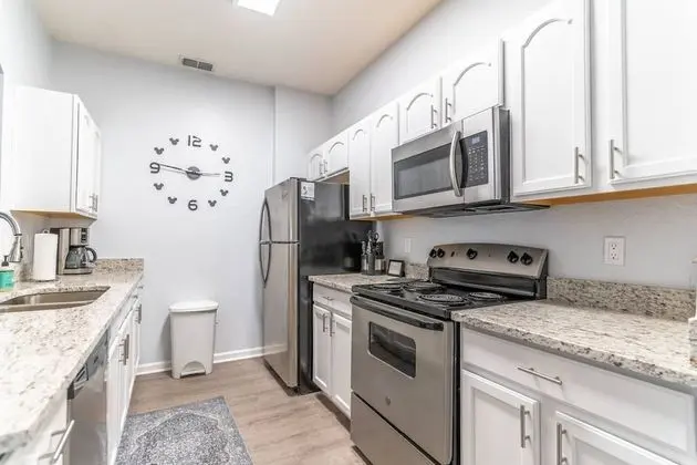 Daire (2821 Windsor Hills)