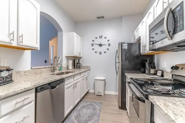 Daire (2821 Windsor Hills)