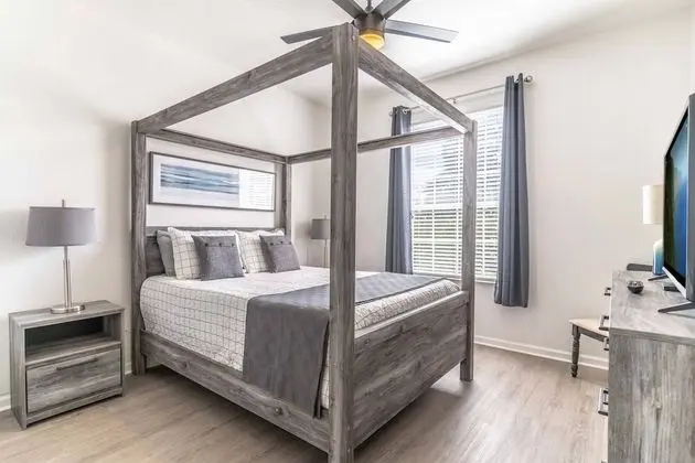 Daire (2821 Windsor Hills)