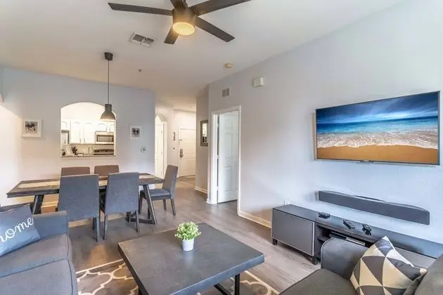 Daire (2821 Windsor Hills)