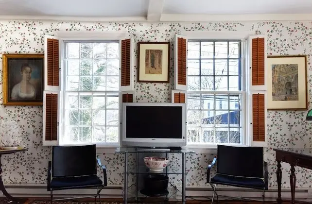 Charming White Room Boutique B&B