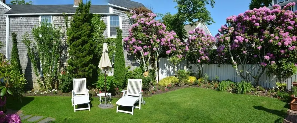 Charming White Room Boutique B&B