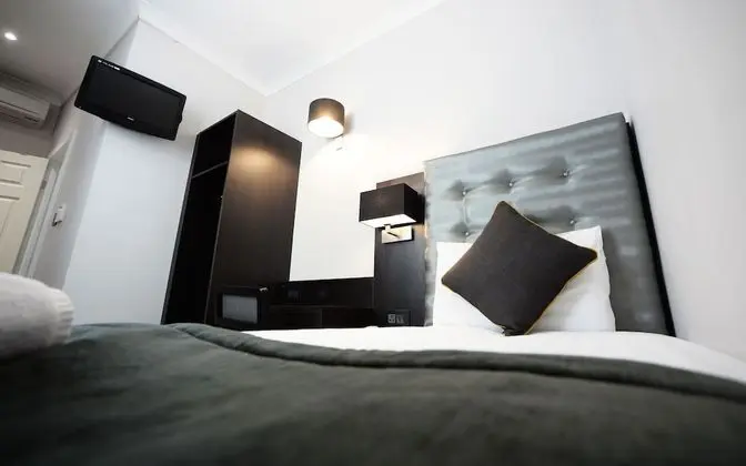 Standard Tek Büyük Yataklı Oda