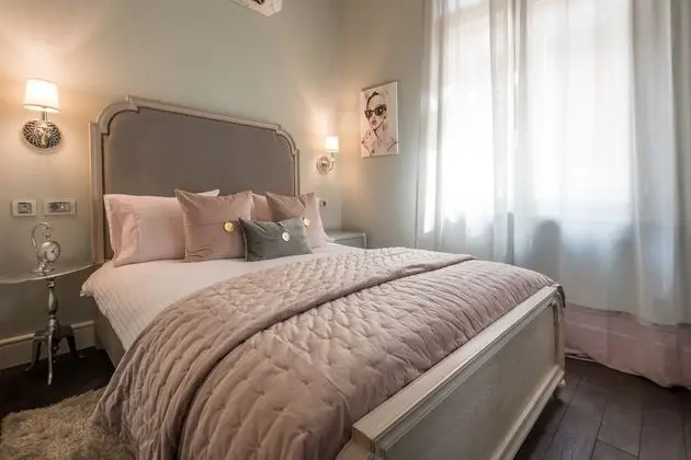 Design Tek Büyük Yataklı Oda