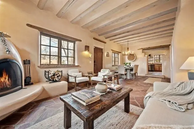 Ev (2bd Casa Divina)