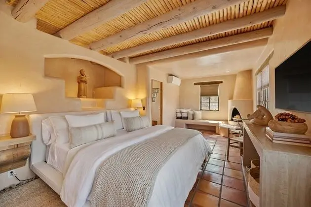 Ev (2bd Casa Divina)