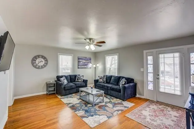 Ev (2 Bedrooms)