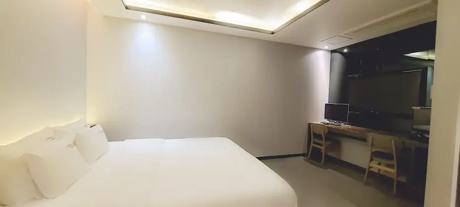 Deluxe Tek Büyük Yataklı Oda, Sigara İçilebilir