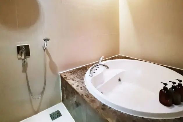 Deluxe Tek Büyük Yataklı Oda, Sigara İçilebilir