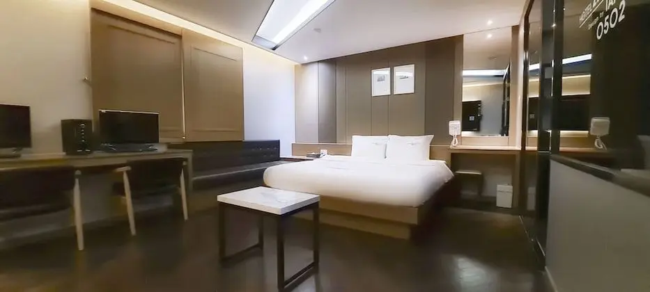 Premium Tek Büyük Yataklı Oda