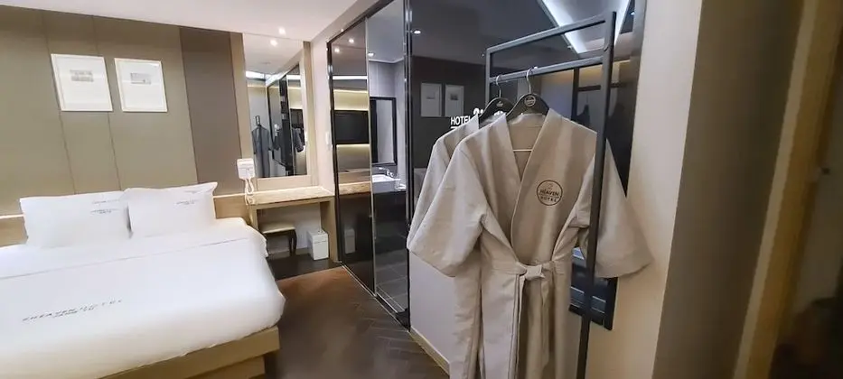 Premium Tek Büyük Yataklı Oda