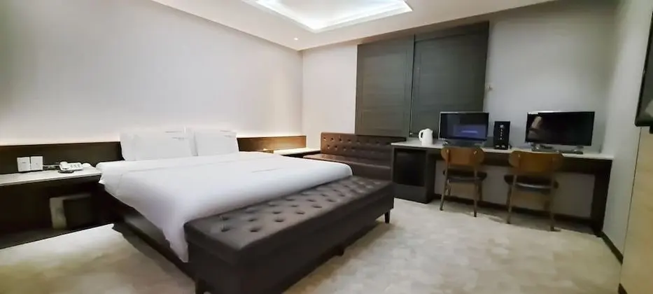 Standard Tek Büyük Yataklı Oda, 1 En Büyük (King) Boy Yatak, Sigara İçilebilir (Semi-Standard)