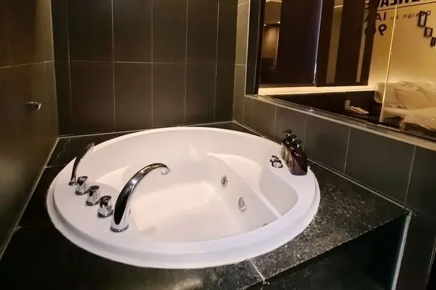 Standard Tek Büyük Yataklı Oda, 1 En Büyük (King) Boy Yatak, Sigara İçilebilir (Semi-Standard)