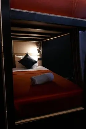 Mixed Dormitory with Shared Bathroom (8 Beds)