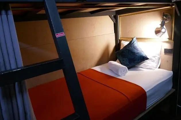 Mixed Dormitory with Shared Bathroom (8 Beds)