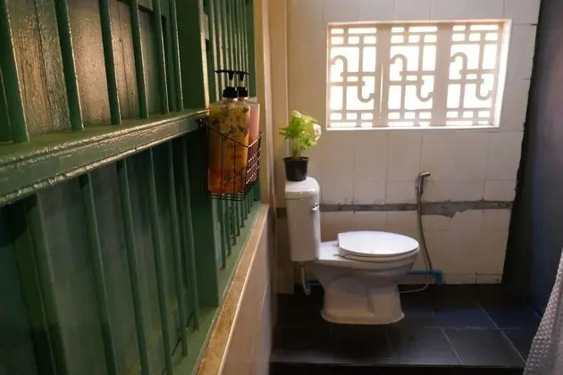 Mixed Dormitory with Shared Bathroom (8 Beds)