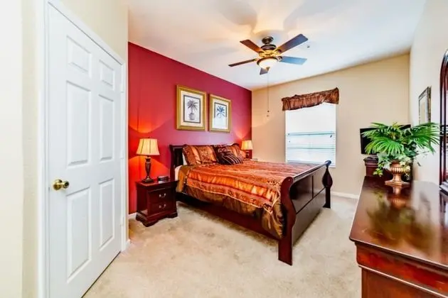 Ev (3 Bedroom Condo)