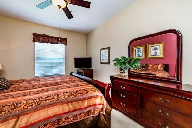 Ev (3 Bedroom Condo)