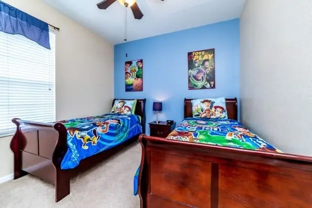 Ev (3 Bedroom Condo)