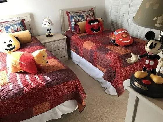 Ev (3 Bedroom Home with Private Screened )