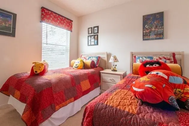Ev (3 Bedroom Home with Private Screened )