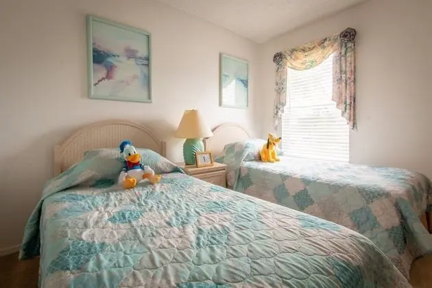 Ev (3 Bedroom Home with Private Screened )