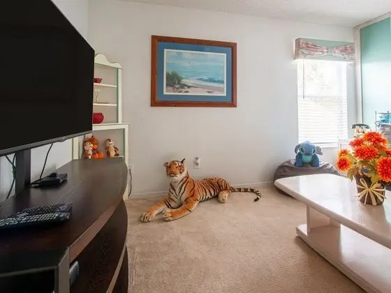 Ev (3 Bedroom Home with Private Screened )