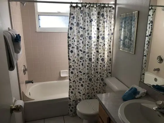 Ev (3 Bedroom Home with Private Screened )