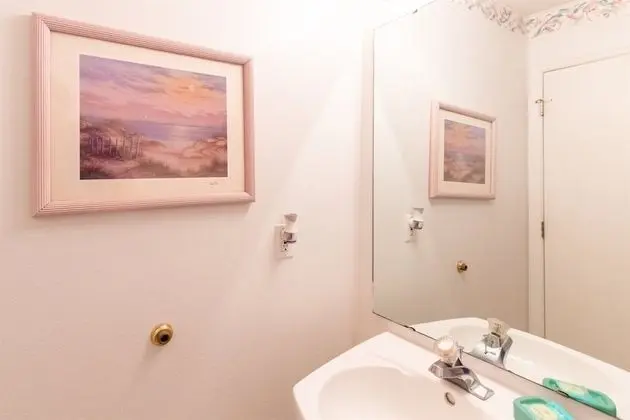 Ev (3 Bedroom Home with Private Screened )