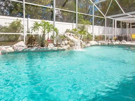 Ev (3 Bedroom Home with Private Screened )