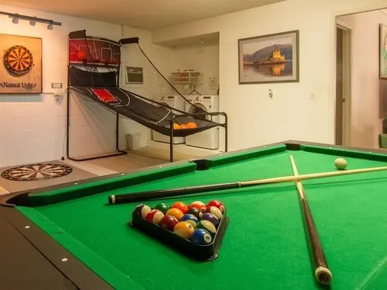 Ev (3 Bedroom Home with Private Screened )