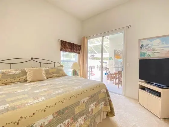 Ev (3 Bedroom Home with Private Screened )