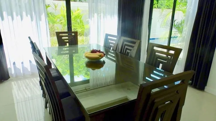 3 Bedrooms Villa