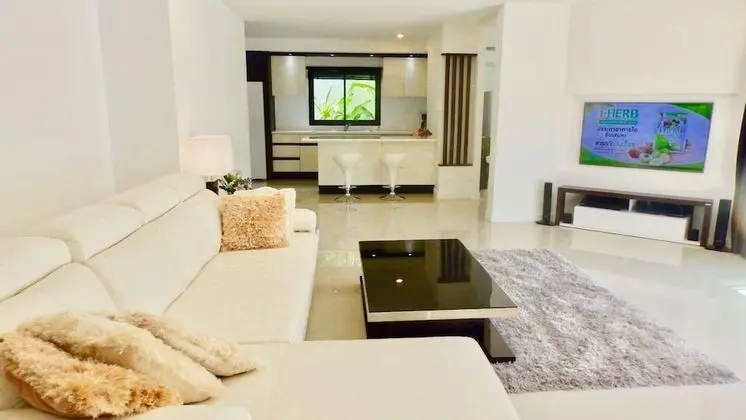 3 Bedrooms Villa