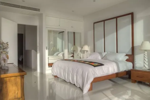 3-Bedroom Apartment with Sea View