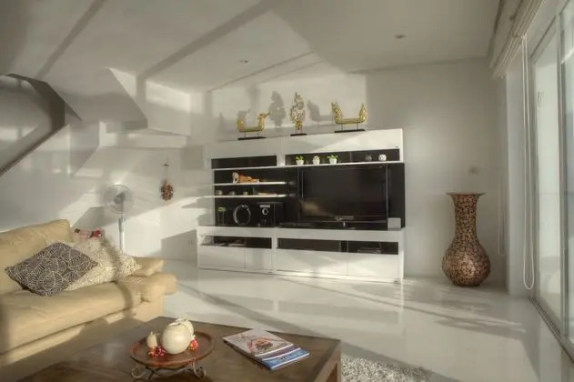 3-Bedroom Apartment with Sea View