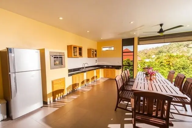 3 Bedroomed Villa Zanzibar - walk to beach