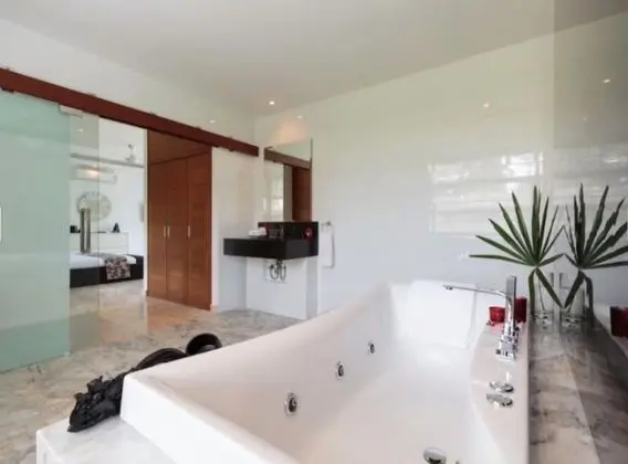 3 Bedrooms Villa