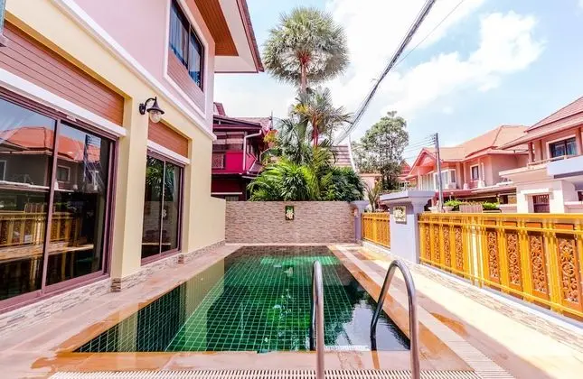 Economy Villa, 3 Yatak Odası, Kişiye Özel Havuzlu, Köşe