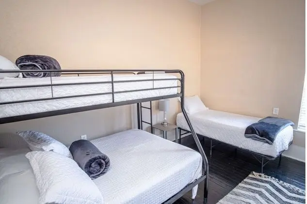 Ev (3 Bedrooms)