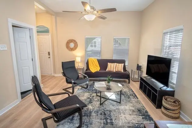 Ev (3 Bedrooms)