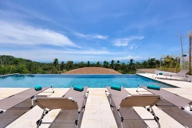 3 Bedrooms Villa