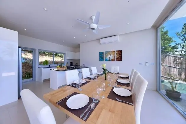 3 Bedrooms Villa