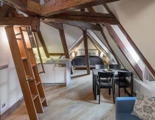 Stüdyo (Attic - 3rd floor)