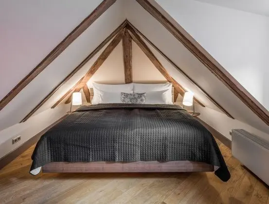 Stüdyo (Attic - 3rd floor)