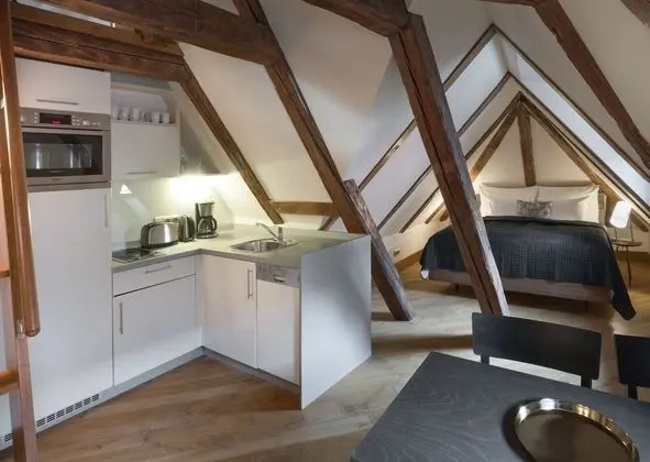 Stüdyo (Attic - 3rd floor)