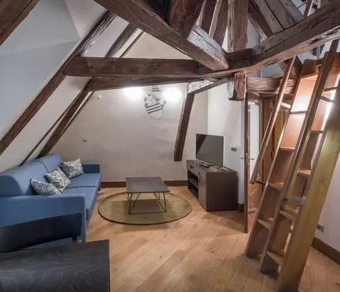 Stüdyo (Attic - 3rd floor)
