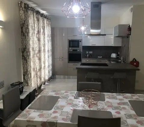 Apart Daire, 2 Yatak Odası, Balkon