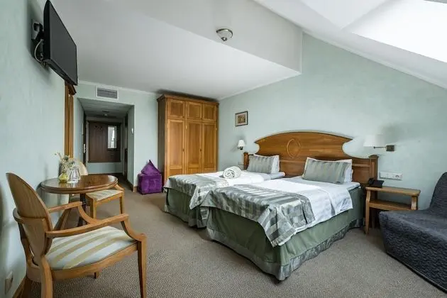 Comfort Tek Büyük veya İki Ayrı Yataklı Oda