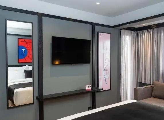 Deluxe City Escape Suite